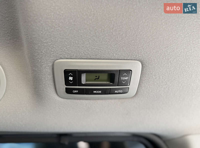 Мінівен Toyota Sienna 2013 в Одесі