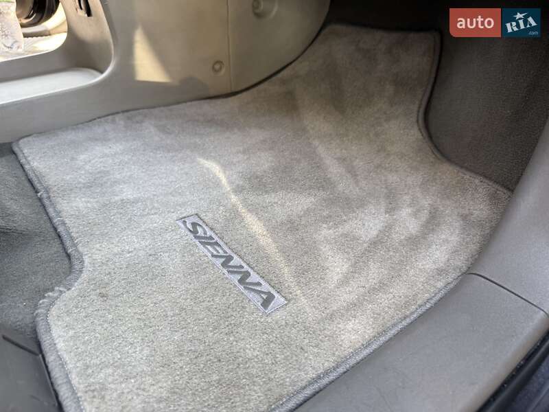 Минивэн Toyota Sienna 2019 в Черноморске