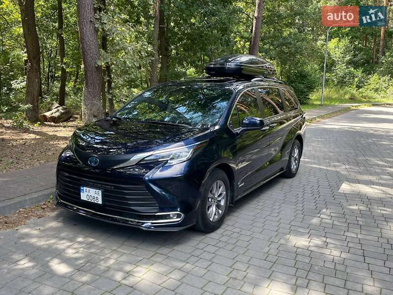 Минивэн Toyota Sienna 2021 в Львове