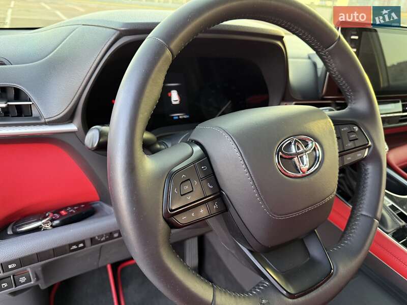 Мінівен Toyota Sienna 2022 в Одесі