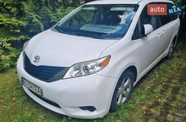 Мінівен Toyota Sienna 2013 в Гусятині