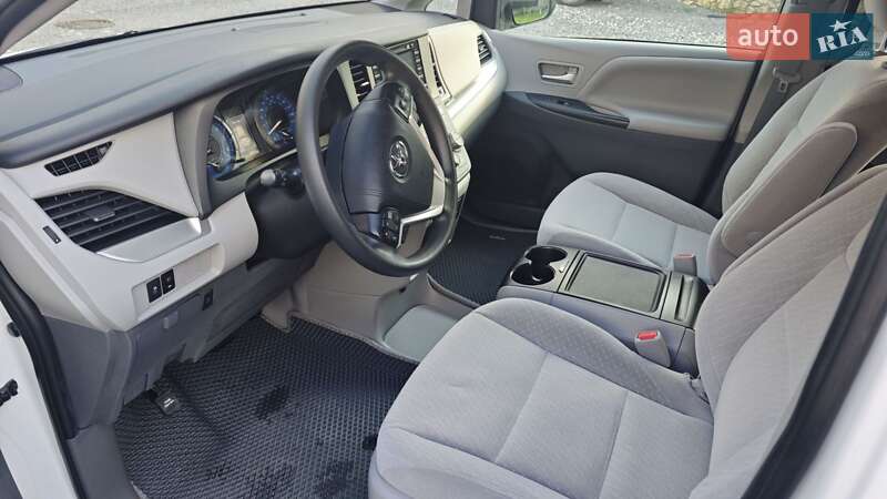 Мінівен Toyota Sienna 2019 в Тернополі