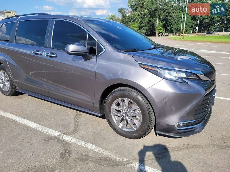 Мінівен Toyota Sienna 2022 в Києві