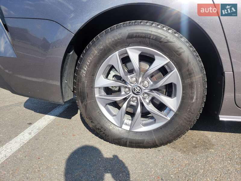 Мінівен Toyota Sienna 2022 в Києві