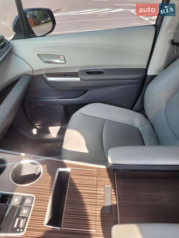 Мінівен Toyota Sienna 2022 в Києві