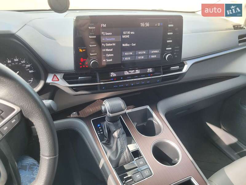 Мінівен Toyota Sienna 2022 в Києві