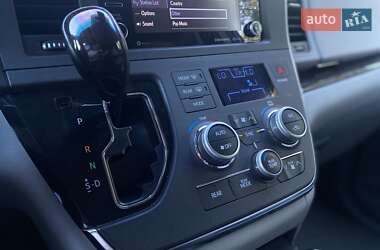 Мінівен Toyota Sienna 2018 в Києві