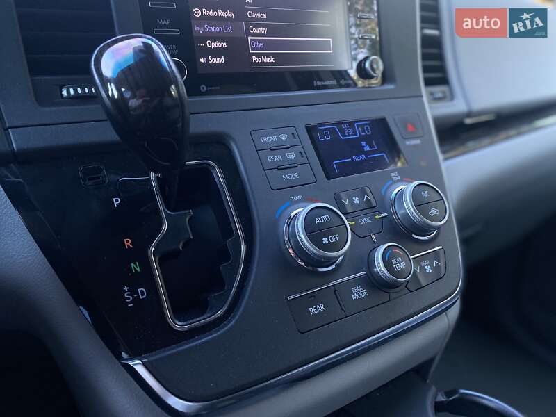Минивэн Toyota Sienna 2018 в Киеве фото 11 Минивэн Toyota Sienna 2018 в Киеве