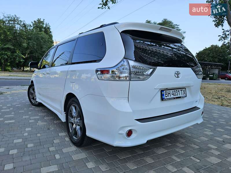 Минивэн Toyota Sienna 2016 в Одессе фото 7 Минивэн Toyota Sienna 2016 в Одессе