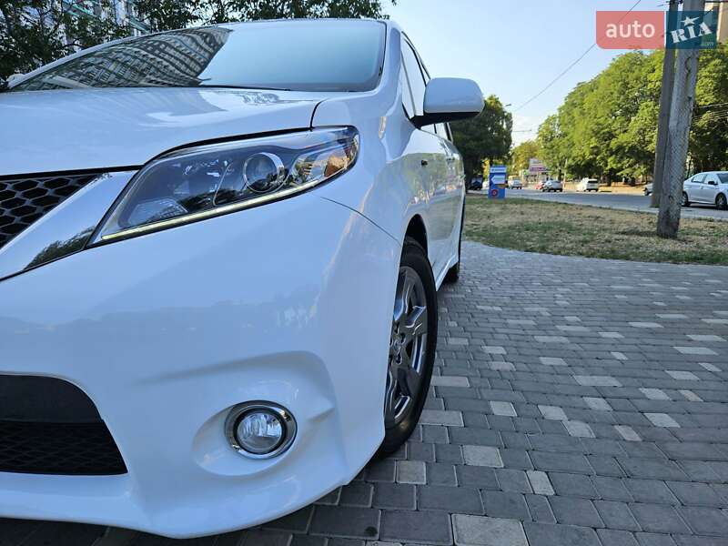 Минивэн Toyota Sienna 2016 в Одессе фото 6 Минивэн Toyota Sienna 2016 в Одессе