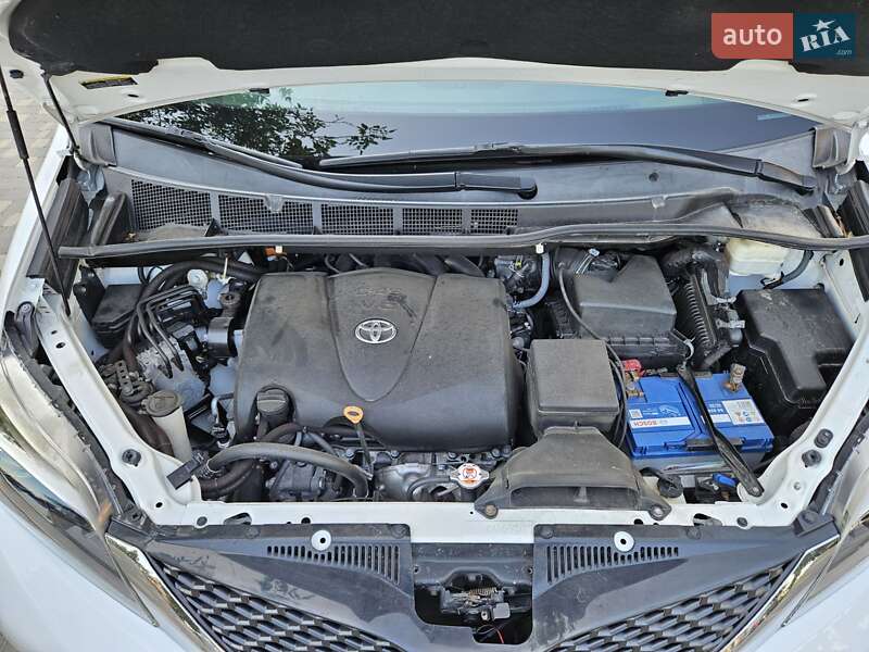 Минивэн Toyota Sienna 2016 в Одессе фото 54 Минивэн Toyota Sienna 2016 в Одессе