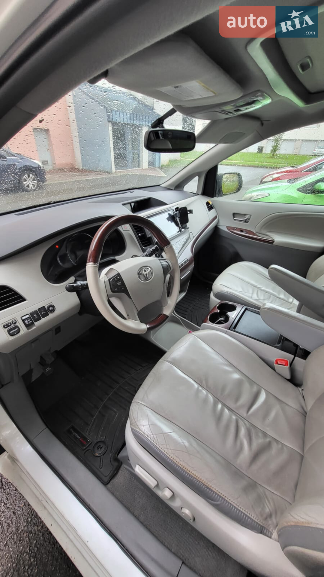 2011 Toyota Sienna - мініатюра 9