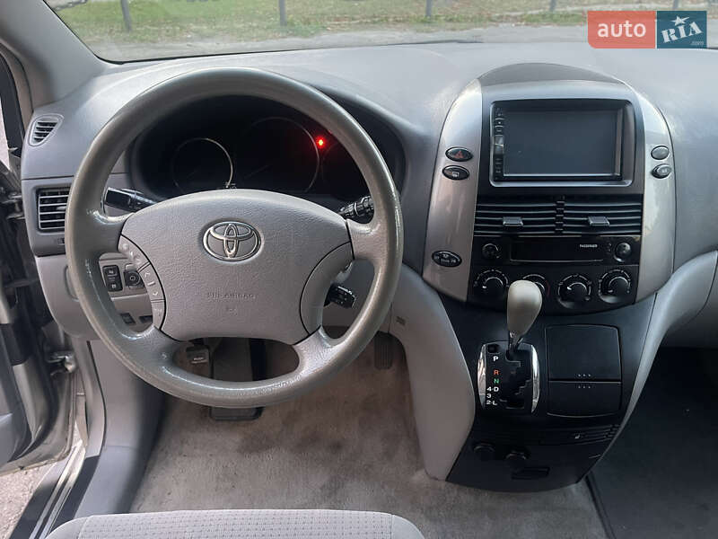 Мінівен Toyota Sienna 2006 в Львові