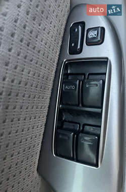 Минивэн Toyota Sienna 2006 в 