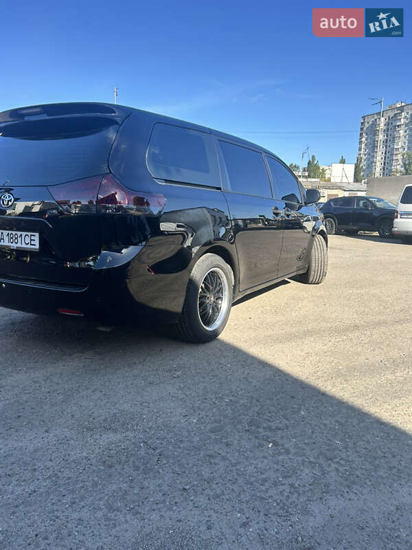 Мінівен Toyota Sienna 2011 в Києві фото 6 Мінівен Toyota Sienna 2011 в Києві