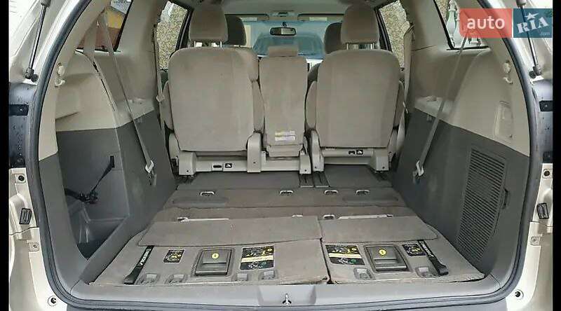 Минивэн Toyota Sienna 2016 в Львове