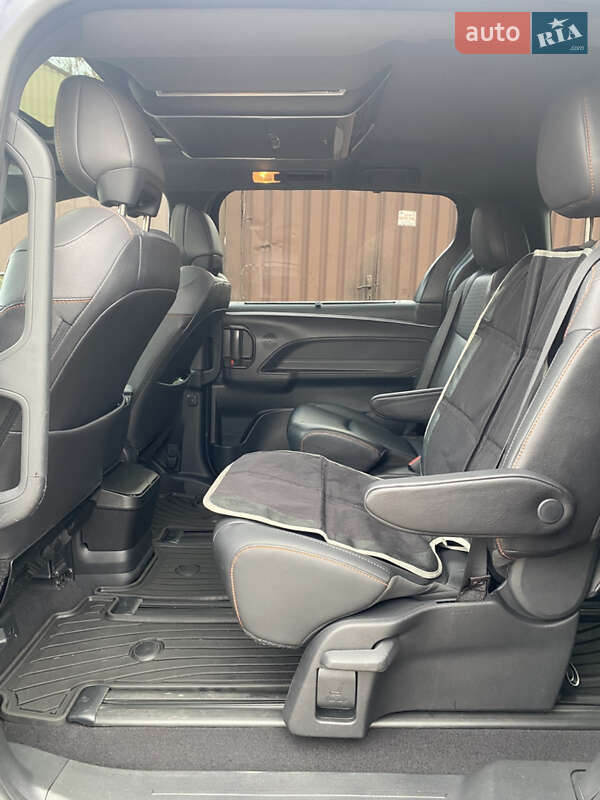 Минивэн Toyota Sienna 2022 в Киеве