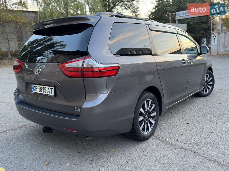 Мінівен Toyota Sienna 2016 в Дніпрі фото 3 Мінівен Toyota Sienna 2016 в Дніпрі