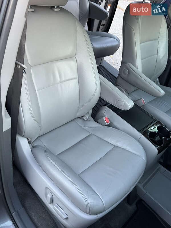 Мінівен Toyota Sienna 2016 в Дніпрі фото 28 Мінівен Toyota Sienna 2016 в Дніпрі