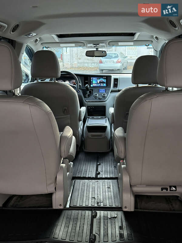 Мінівен Toyota Sienna 2016 в Дніпрі фото 42 Мінівен Toyota Sienna 2016 в Дніпрі