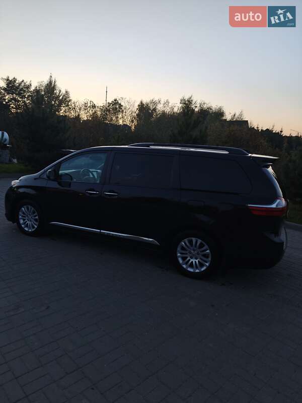 Минивэн Toyota Sienna 2016 в Хмельницком фото 2 Минивэн Toyota Sienna 2016 в Хмельницком