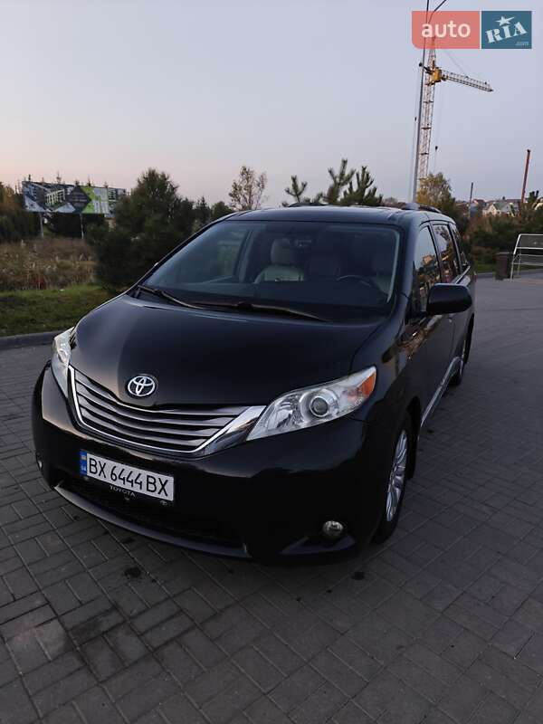 Минивэн Toyota Sienna 2016 в Хмельницком фото 11 Минивэн Toyota Sienna 2016 в Хмельницком