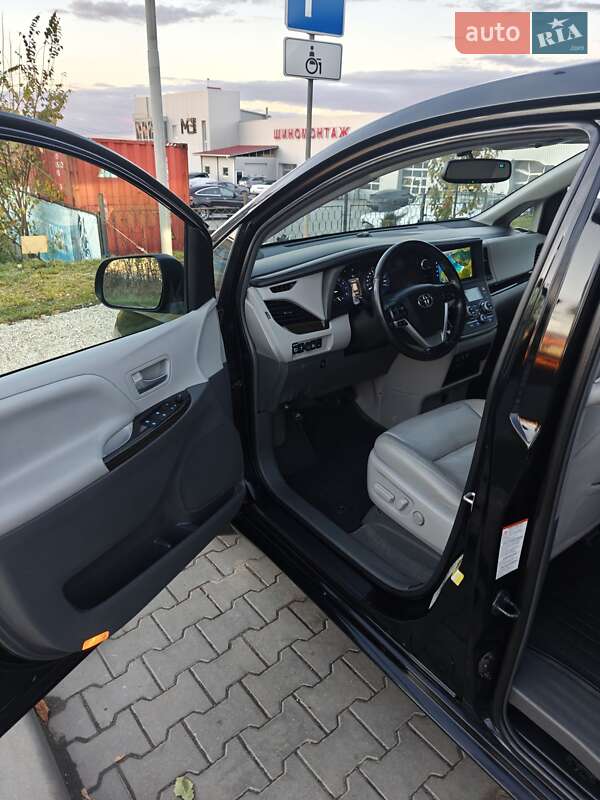 Минивэн Toyota Sienna 2016 в Хмельницком фото 16 Минивэн Toyota Sienna 2016 в Хмельницком