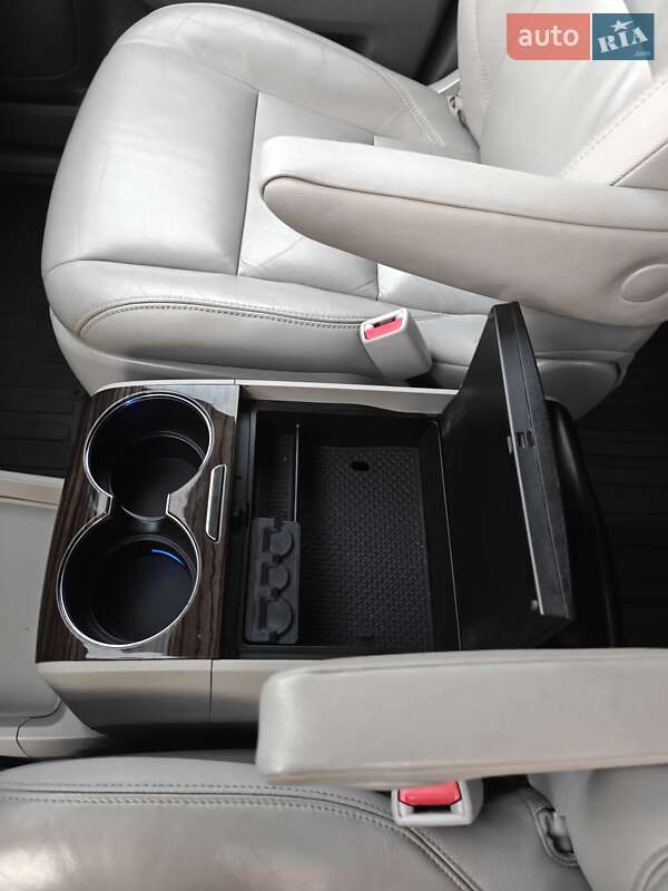 Минивэн Toyota Sienna 2016 в Хмельницком фото 36 Минивэн Toyota Sienna 2016 в Хмельницком