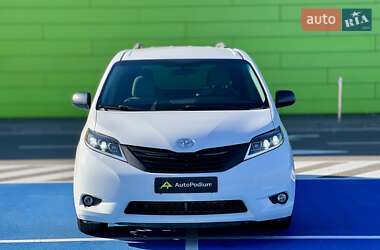 Мінівен Toyota Sienna 2016 в Києві