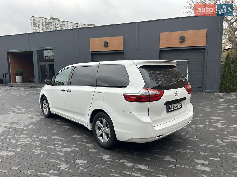 Мінівен Toyota Sienna 2016 в Києві фото 5 Мінівен Toyota Sienna 2016 в Києві