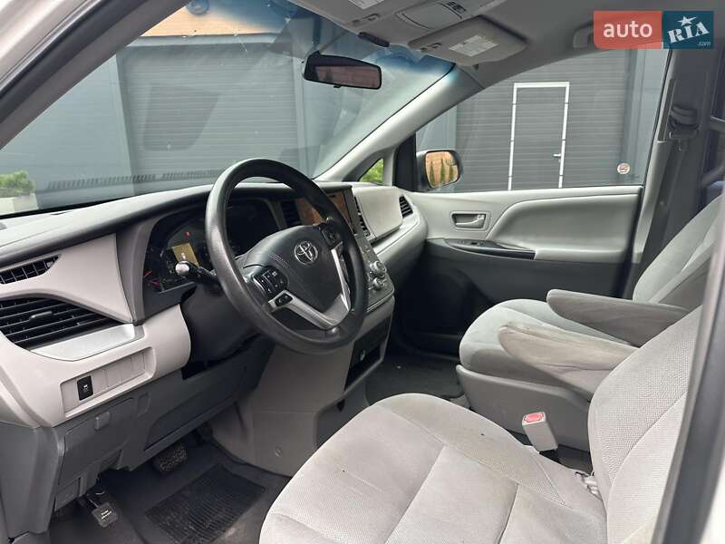 Мінівен Toyota Sienna 2016 в Києві фото 8 Мінівен Toyota Sienna 2016 в Києві