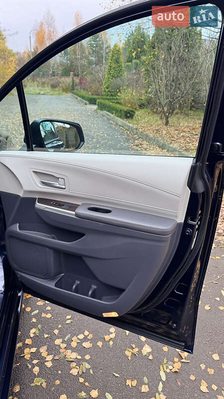 Минивэн Toyota Sienna 2024 в Ровно