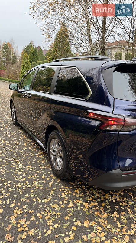 Минивэн Toyota Sienna 2024 в Ровно