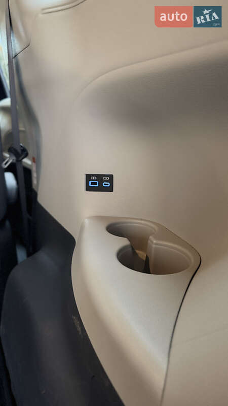 Минивэн Toyota Sienna 2024 в Ровно