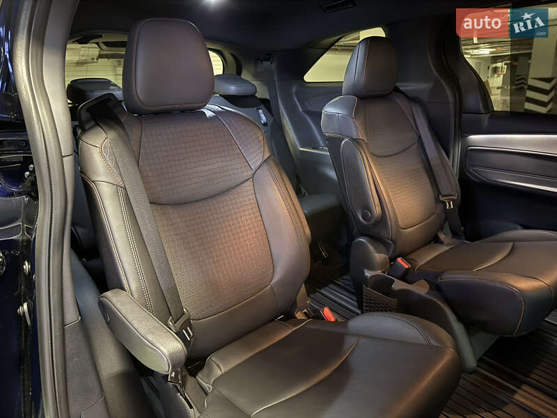 Минивэн Toyota Sienna 2022 в Киеве