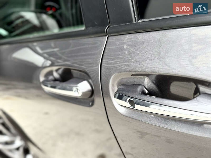 Минивэн Toyota Sienna 2021 в Киеве