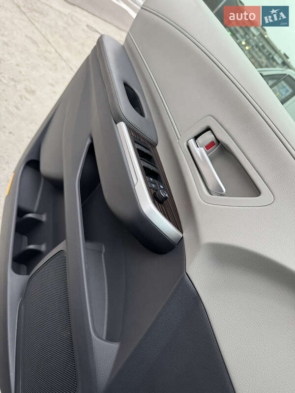 Минивэн Toyota Sienna 2021 в Киеве