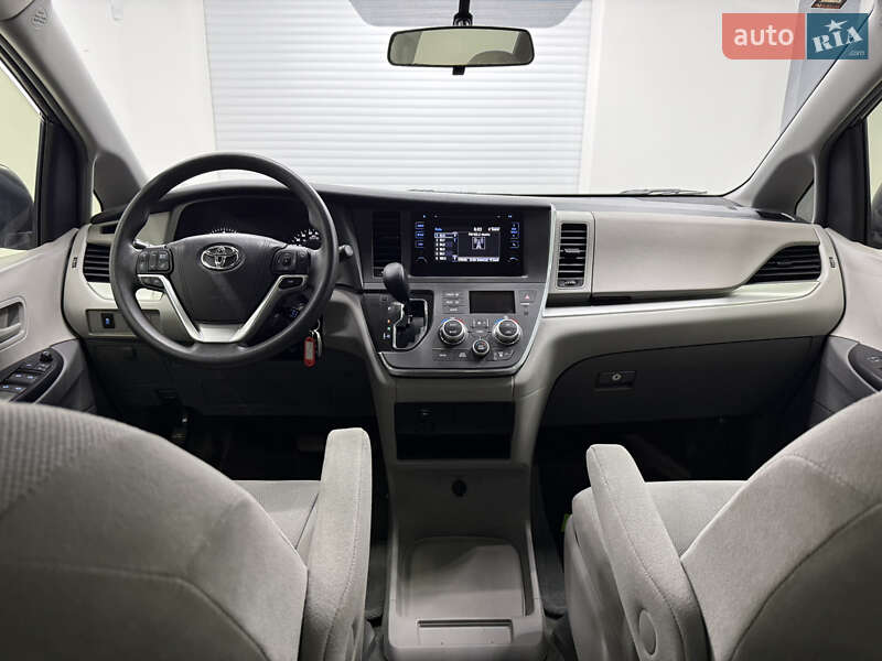 Минивэн Toyota Sienna 2015 в Одессе