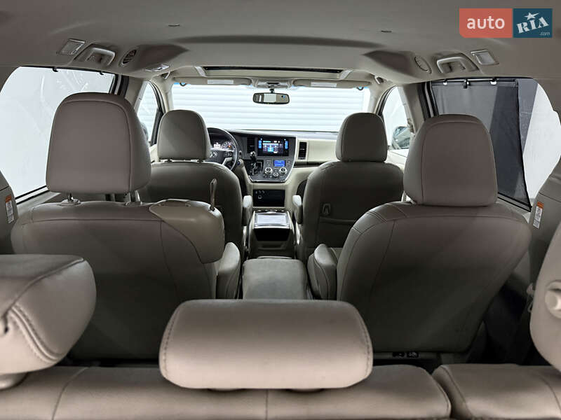 Мінівен Toyota Sienna 2017 в Одесі