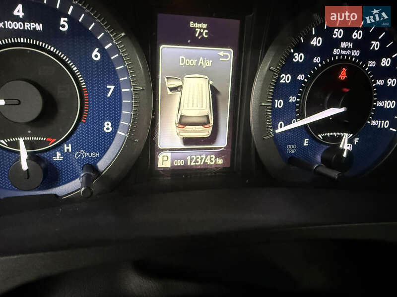 Мінівен Toyota Sienna 2017 в Одесі