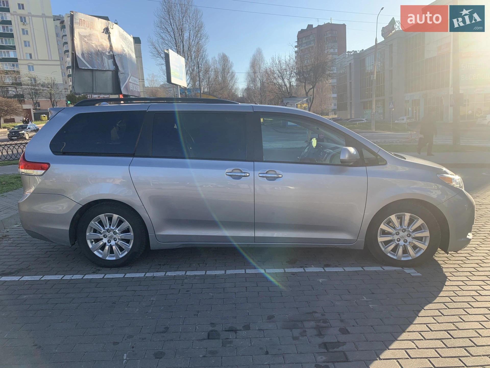2010 Toyota Sienna - мініатюра 6