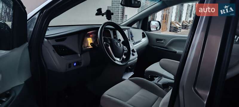 Минивэн Toyota Sienna 2015 в Черновцах фото 55 Минивэн Toyota Sienna 2015 в Черновцах