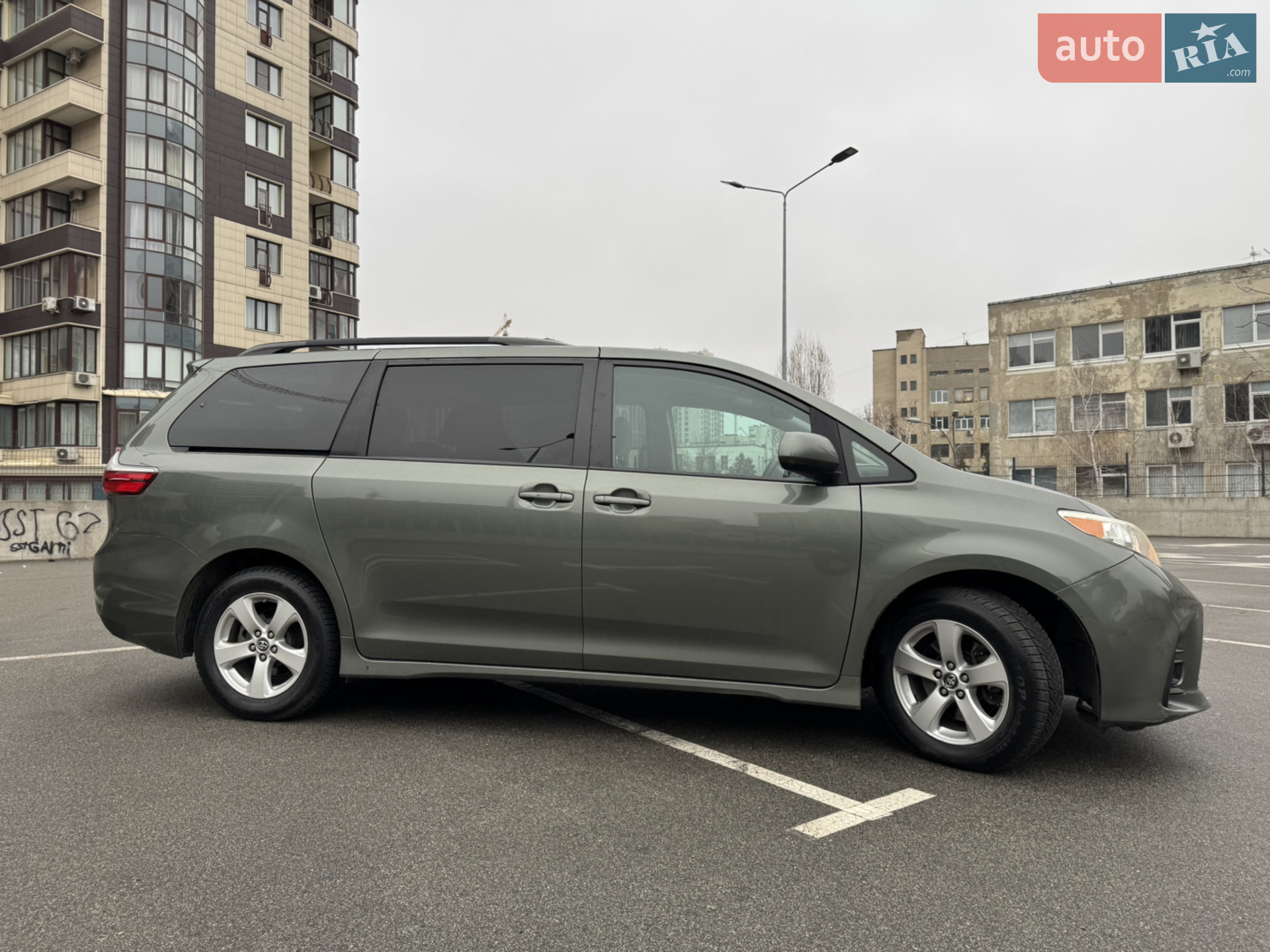 2017 Toyota Sienna - мініатюра 9