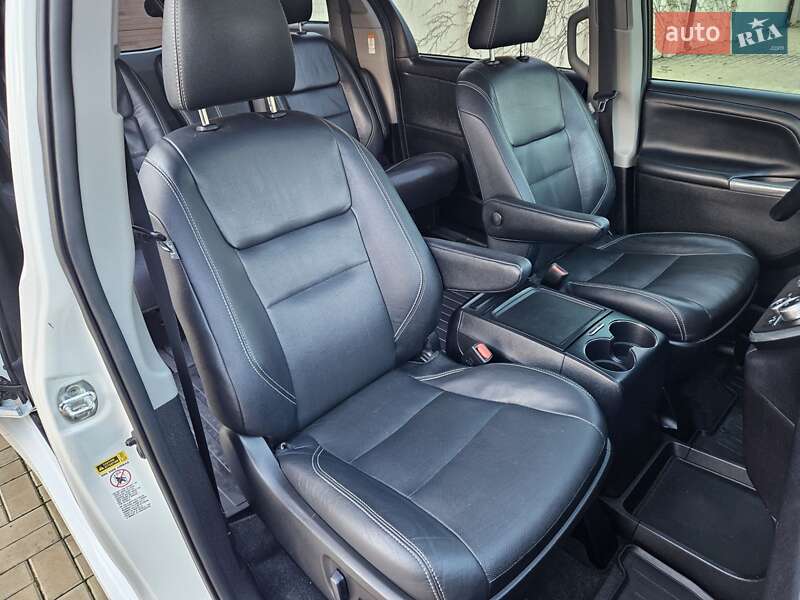 Мінівен Toyota Sienna 2016 в Одесі
