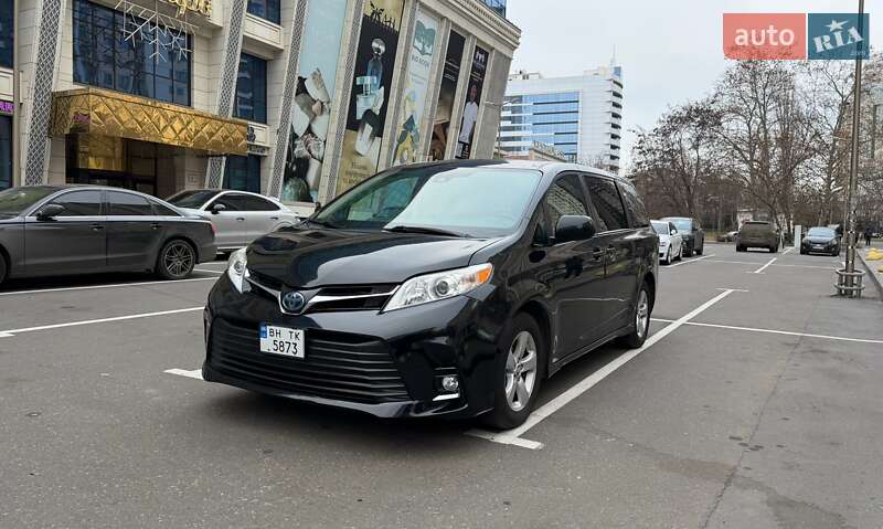 Мінівен Toyota Sienna 2019 в Одесі