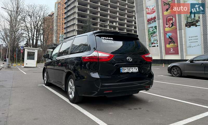 Мінівен Toyota Sienna 2019 в Одесі
