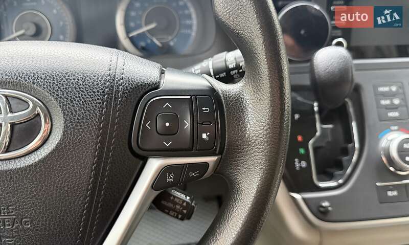 Мінівен Toyota Sienna 2019 в Одесі