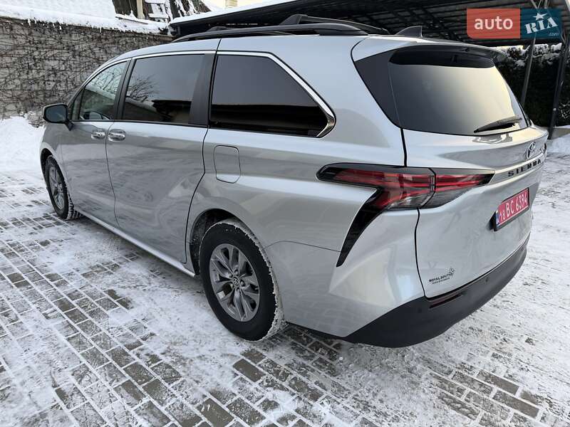 Мінівен Toyota Sienna 2022 в Білій Церкві