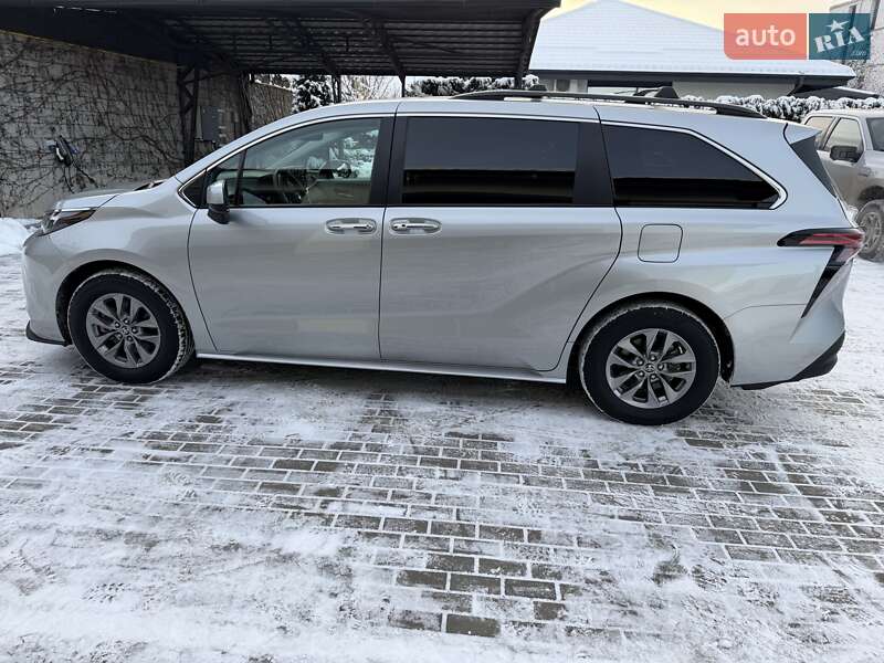 Мінівен Toyota Sienna 2022 в Білій Церкві