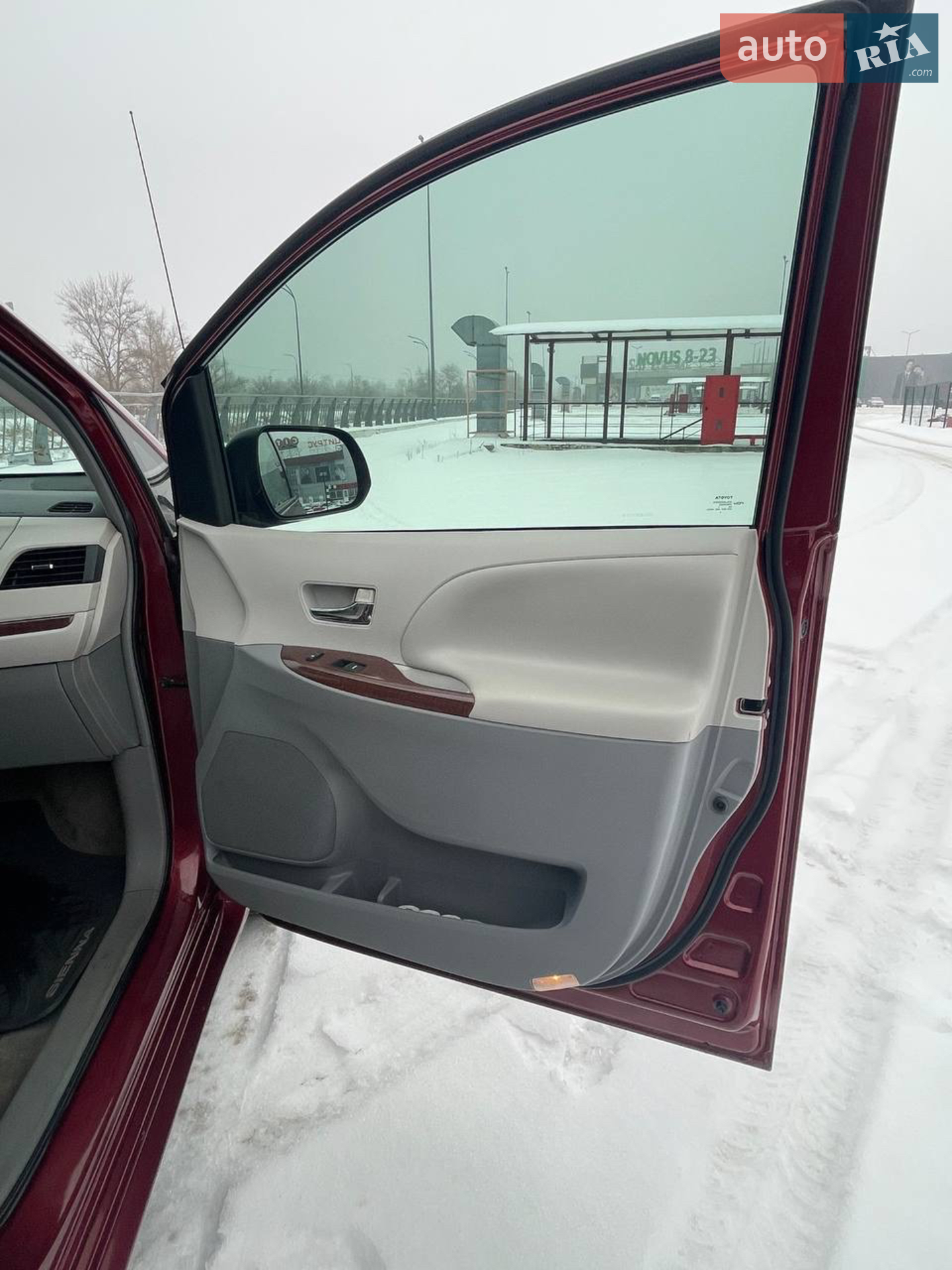 2014 Toyota Sienna - мініатюра 20